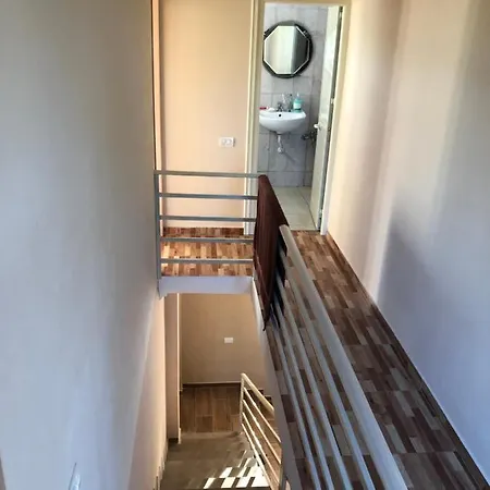 Sunnyside Villa *