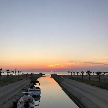 Sunnyside Private Riverside *