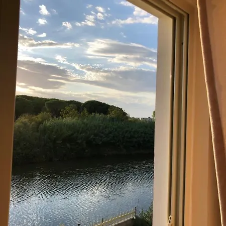 Sunnyside Private Riverside *
